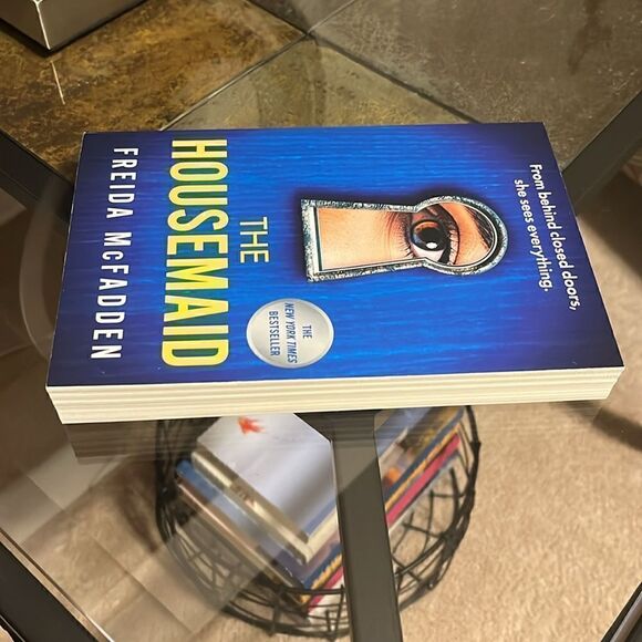 THE HOUSEMAID FREIDA McFADDEN - Picture 5 of 5